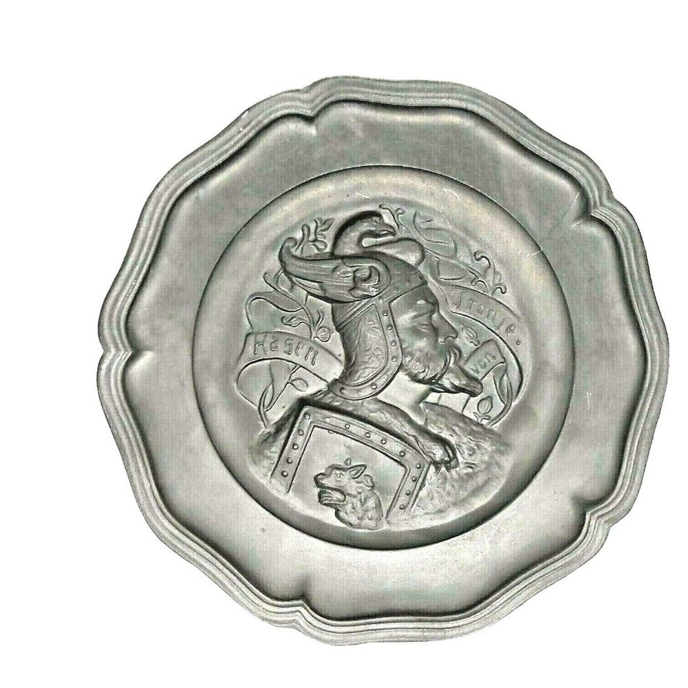 Vintage German Pewter Wall Plate Hagen von Tronje Nibelungenlied Relief 9"